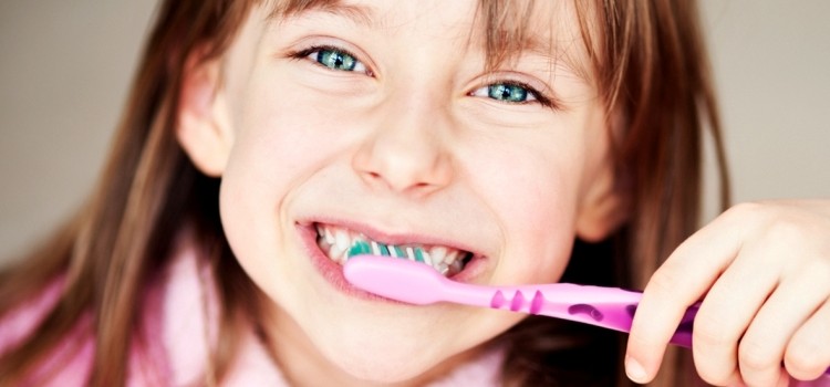 Черный налет на зубах у ребенка — повод позаботиться о здоровье малыша