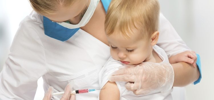 Доказанная эффективность: нужна ли прививка от пневмококковой инфекции детям и почему