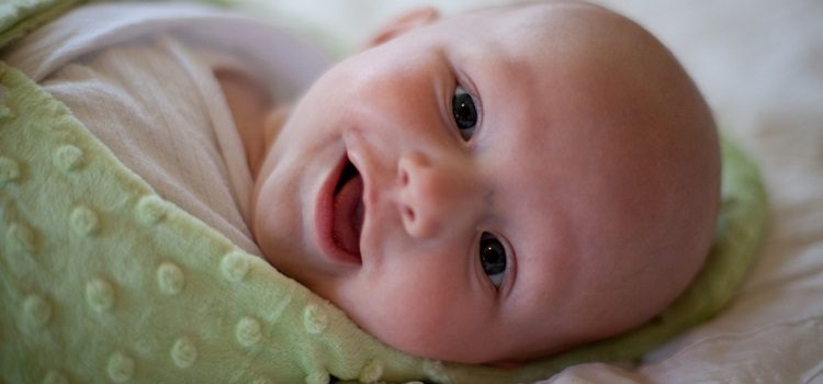 Как правильно пеленать новорожденного – несколько простых способов