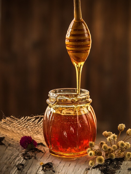 Можно ли кормящей маме мед: ограничения и рекомендации