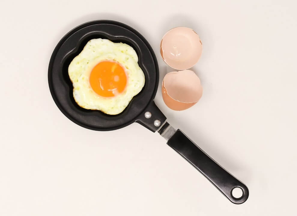 Можно ли кормящей маме яйца жареные, вареные. Предостережения и рекомендации