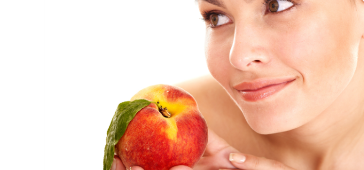 Можно ли персики при грудном вскармливании: полезные свойства, методика прикорма и противопоказания