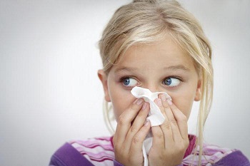 Противовирусные мази для слизистой носа: советы по выбору средств для детей, правила нанесения