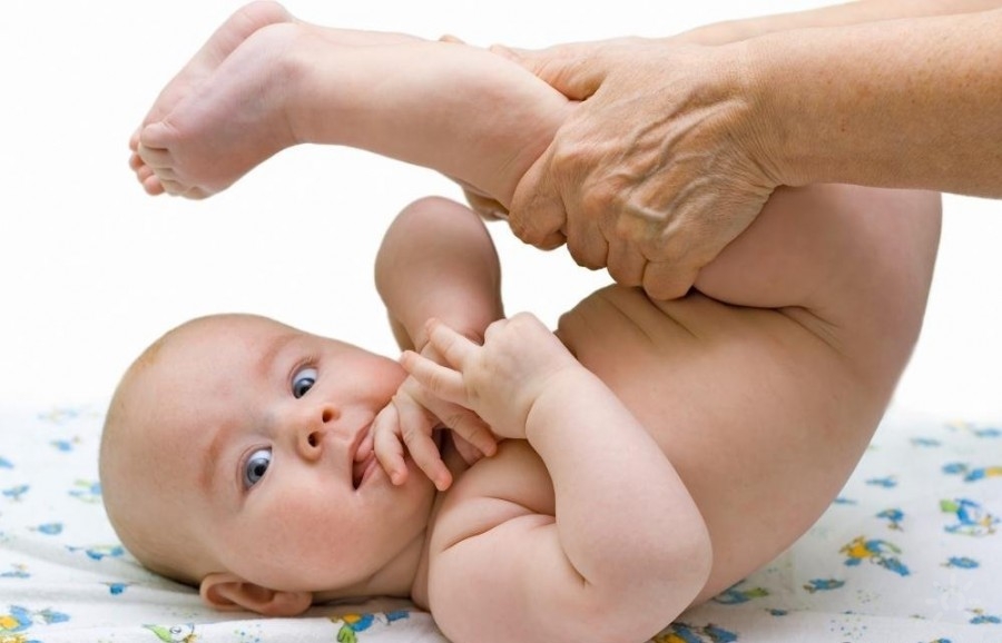Чем заниматься с грудным ребенком в возрасте 2 месяца